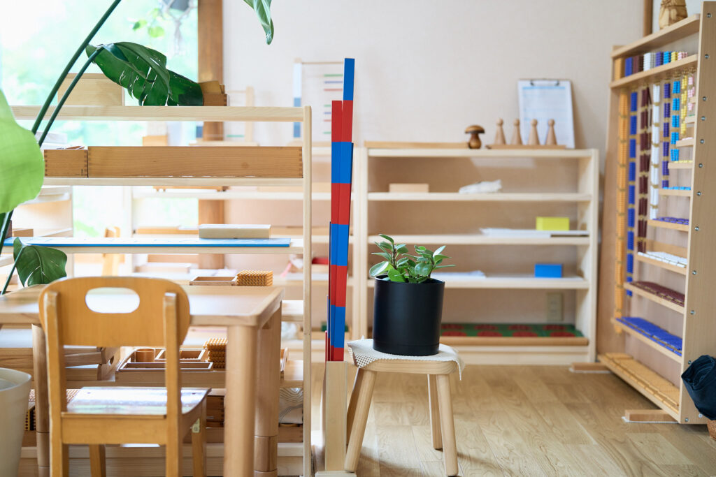 園内のモンテッソーリ教具